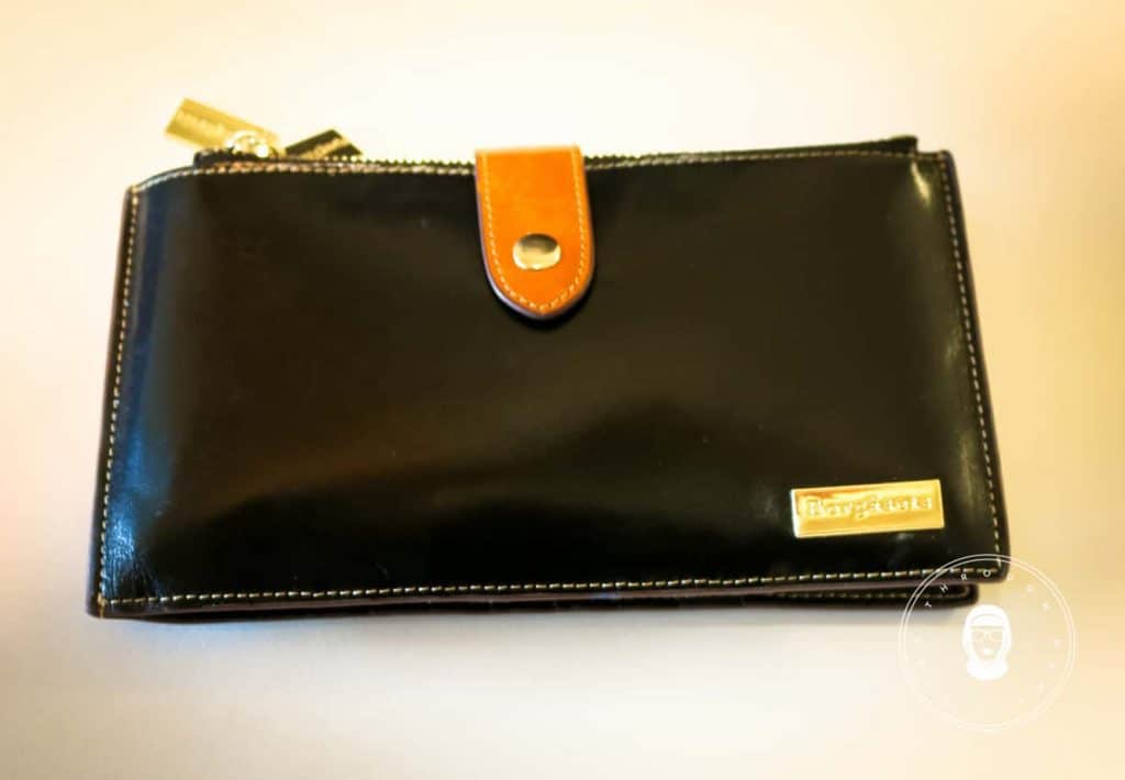 #Bestwallet #thinwallet #momWallet #18cardwallet #rfidwallet that fits 18 Cards and Money www.throughmamaseyes.com