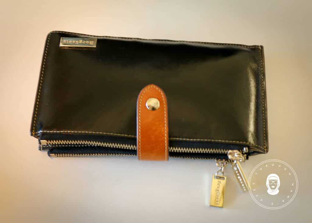 #Bestwallet #thinwallet #momWallet #18cardwallet #rfidwallet that fits 18 Cards and Money www.throughmamaseyes.com