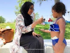 Last Minute Eid Cards in the Sun with Aveeno SunCare #AveenoSC #CollectiveBias #AveenoUS #CVSBeauty #ToddlerActivity #EidCards #SunCare www.throughmamaseyes.com